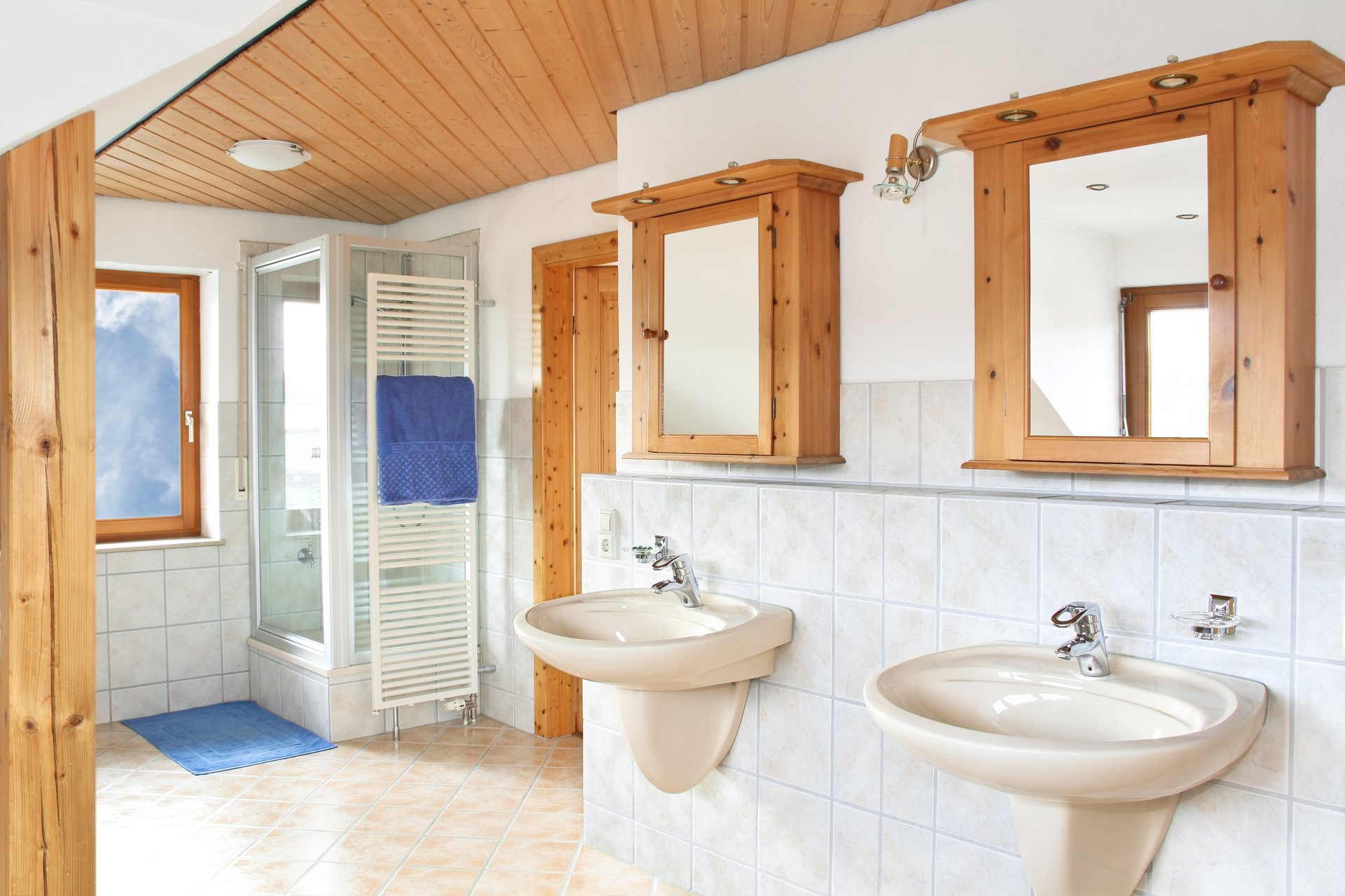 Spacious bathroom with shower